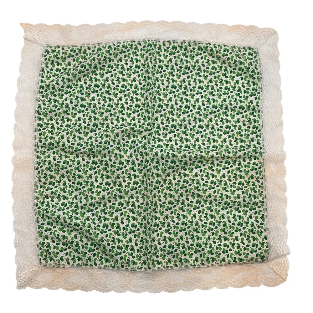 Set‎ of 4 Vintage Green Hollyberry Napkins Lace Trim Cotton Fabric Floral Decor